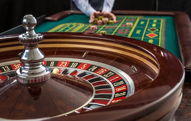 Pretty Gaming live blackjack table displayed on dana33 mobile interface with dealer and betting options